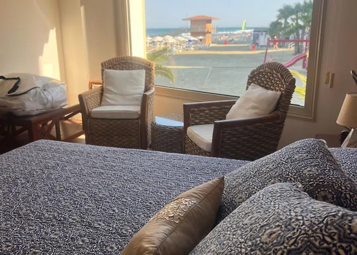 Sandy Kisses ラルナカ